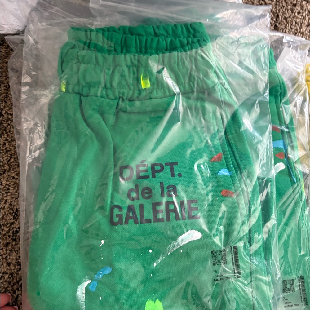 Gallery Dept Green Athletic Shorts with Paint Splatter
